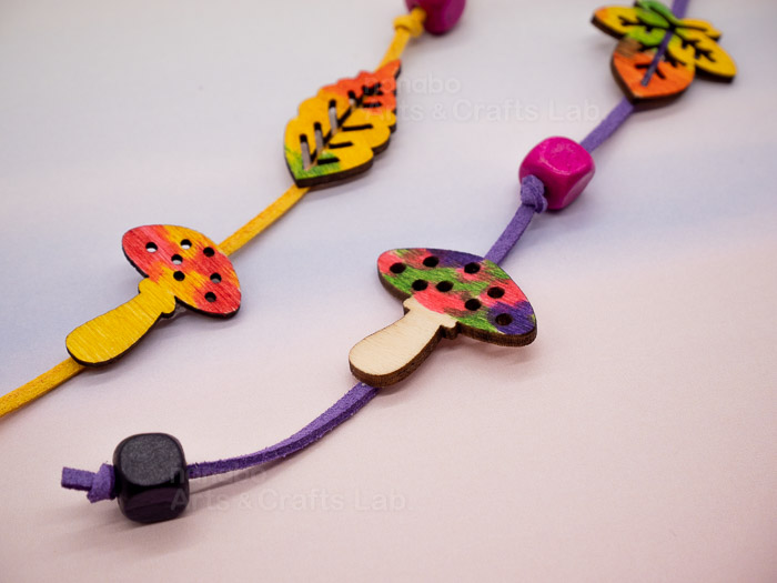 ゆらゆら・キノコと木の葉の秋色かざり